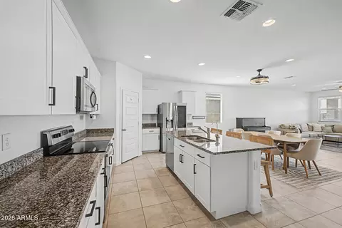 Kitchen - 3310 W Seaver Ave, Apache Junction, AZ 85120 photo 4 of 5