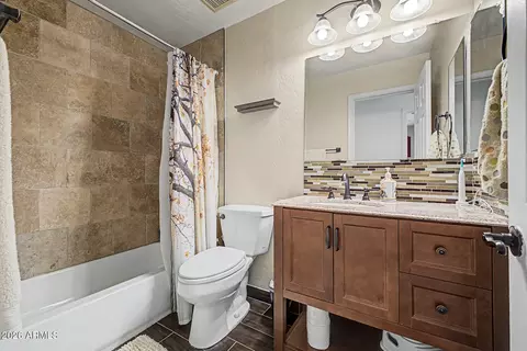Bath - 3729 E Taro Ln, Phoenix, AZ 85050 photo 1 of 5
