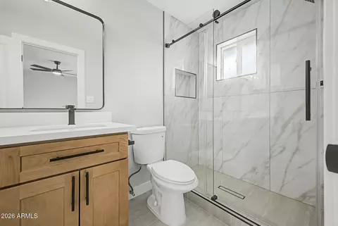 Bath - 6426 S 47th St, Phoenix, AZ 85042 photo 2 of 2