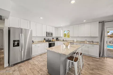 Kitchen - 1632 E Palmcroft Dr, Tempe, AZ 85282 photo 2 of 6
