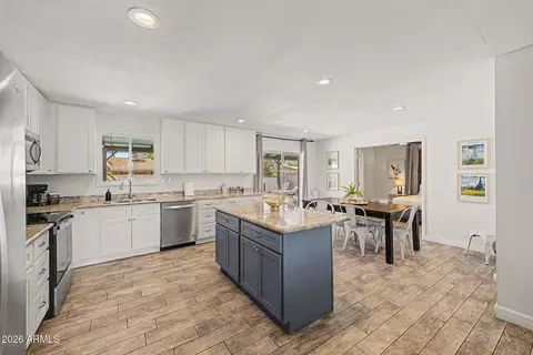 Kitchen - 1632 E Palmcroft Dr, Tempe, AZ 85282 photo 1 of 6