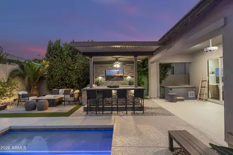 Exterior - 6514 E Libby St, Phoenix, AZ 85054 photo 10 of 14