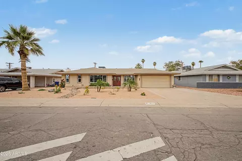 922 E Loyola Dr, Tempe, AZ 85282