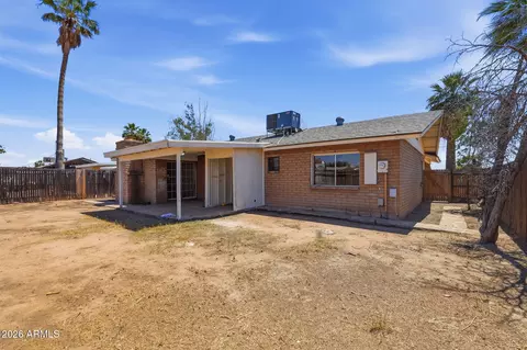 Exterior - 6452 W Thomas Rd, Phoenix, AZ 85033 photo 5 of 6