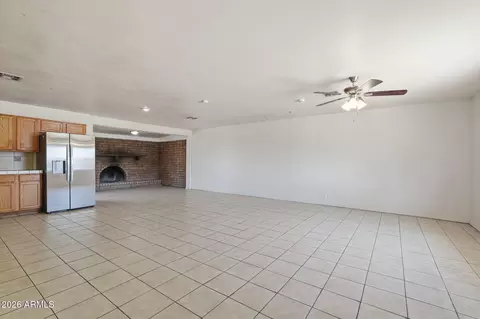 Living - 6452 W Thomas Rd, Phoenix, AZ 85033 photo 4 of 6