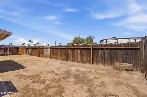 Exterior - 6452 W Thomas Rd, Phoenix, AZ 85033 photo 3 of 6