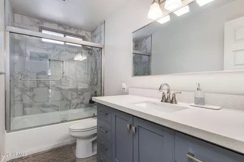 Bath - 3608 E Janice Way, Phoenix, AZ 85032 photo 4 of 4