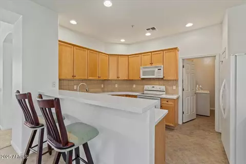 Kitchen - 7445 Eagle Crest Dr #2138, Mesa, AZ 85207 photo 2 of 5