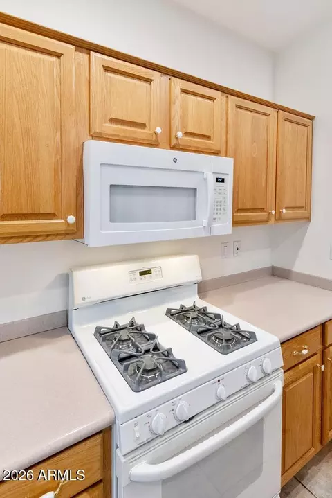 Kitchen - 4622 E Nightingale Ln, Gilbert, AZ 85298 photo 2 of 5