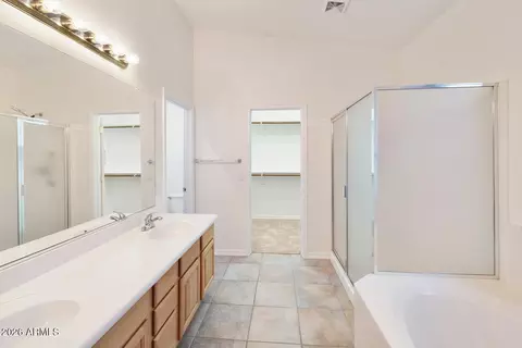 Bath - 4622 E Nightingale Ln, Gilbert, AZ 85298 photo 1 of 5