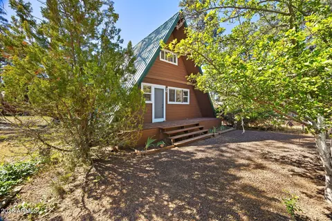 3355 Rim Lake Dr, Overgaard, AZ 85933
