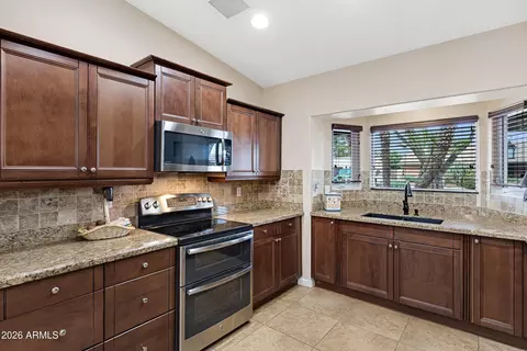 Kitchen - 13402 N 47th Pl, Phoenix, AZ 85032 photo 4 of 4
