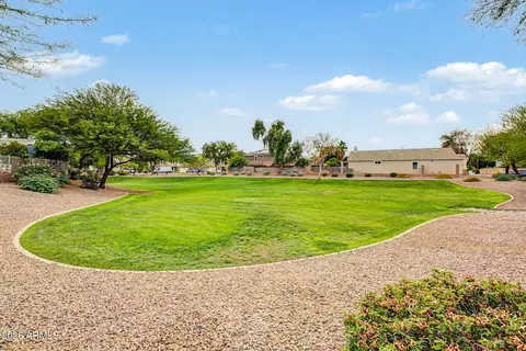 Exterior - 1733 S Pico Ct, Gilbert, AZ 85295 photo 5 of 9