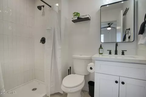 Bath - 9624 N 16th Ave, Phoenix, AZ 85021 photo 11 of 13