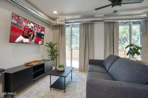Living - 9624 N 16th Ave, Phoenix, AZ 85021 photo 3 of 4