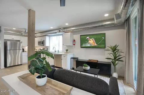 Living - 9624 N 16th Ave, Phoenix, AZ 85021 photo 4 of 4