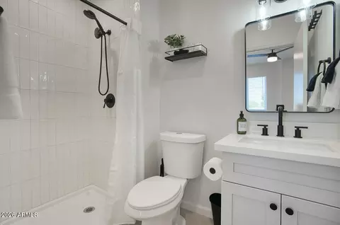 Bath - 9624 N 16th Ave, Phoenix, AZ 85021 photo 8 of 13