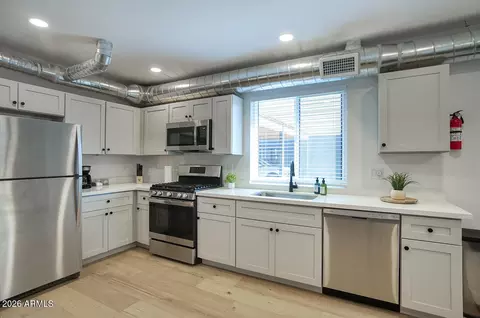 Kitchen - 9624 N 16th Ave, Phoenix, AZ 85021 photo 5 of 9