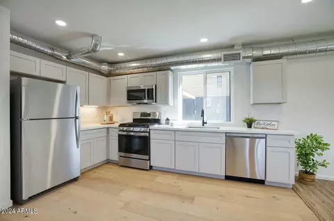 Kitchen - 9624 N 16th Ave, Phoenix, AZ 85021 photo 3 of 9