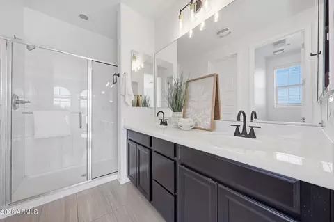 Bath - 2778 S Harmony Ave, Gilbert, AZ 85295 photo 2 of 4