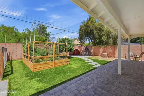 Exterior - 1226 E Colter St, Phoenix, AZ 85014 photo 4 of 9