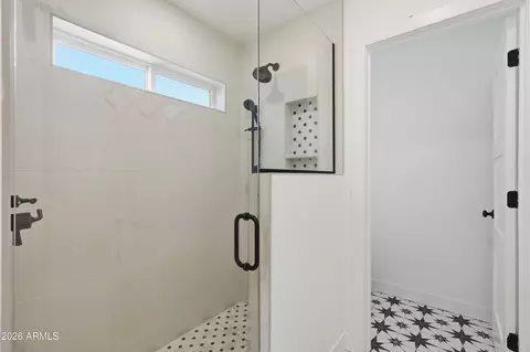 Bath - 1226 E Colter St, Phoenix, AZ 85014 photo 3 of 4