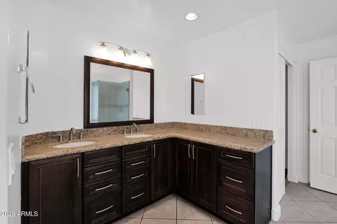 Bath - 502 N Falcon Dr, Gilbert, AZ 85234 photo 1 of 4