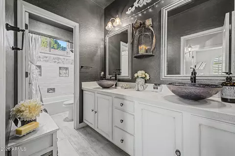 Bath - 4657 E Cabrillo Dr, Gilbert, AZ 85297 photo 3 of 5