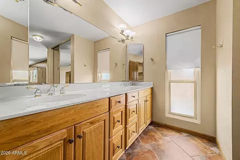 Bath - 1539 E Westwind Way, Tempe, AZ 85283 photo 2 of 4