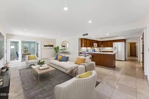 Living - 943 Eveningstar Ln, Tempe, AZ 85283 photo 2 of 2