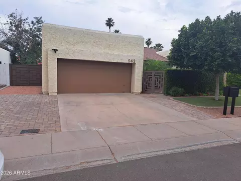943 Eveningstar Ln, Tempe, AZ 85283