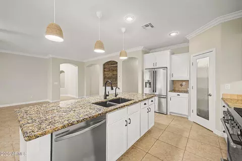 Kitchen - 2973 E Santa Fe Ln, Gilbert, AZ 85297 photo 2 of 3