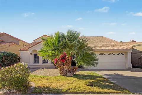 3914 E Amberwood Dr, Phoenix, AZ 85048