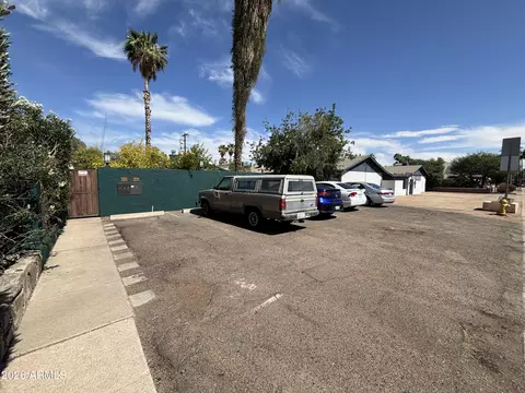 Exterior - 3511 N 12th St, Phoenix, AZ 85014 photo 12 of 15
