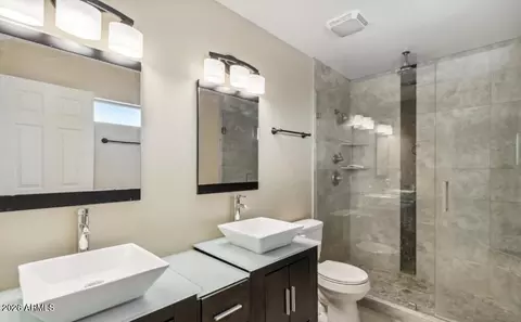 Bath - 1737 E Manhatton Dr, Tempe, AZ 85282 photo 2 of 4