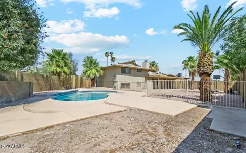 Exterior - 1737 E Manhatton Dr, Tempe, AZ 85282 photo 4 of 4