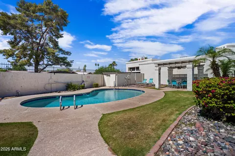 Exterior - 805 E Corte Oro St, Phoenix, AZ 85020 photo 2 of 5