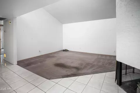 Living - 805 E Corte Oro St, Phoenix, AZ 85020 photo 1 of 2