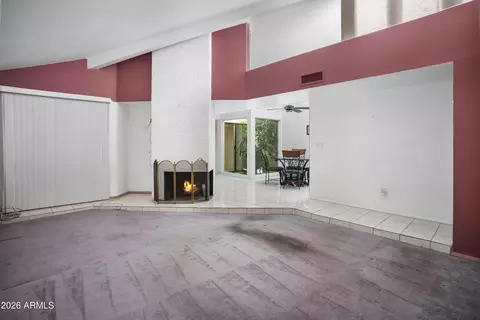Living - 805 E Corte Oro St, Phoenix, AZ 85020 photo 2 of 2