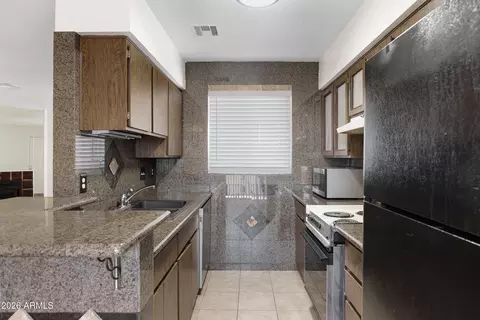 Kitchen - 20235 N 3rd Dr #8, Phoenix, AZ 85027 photo 2 of 5