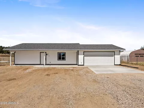 18278 S Frontier Rd, Peeples Valley, AZ 86332