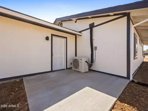 Exterior - 18278 S Frontier Rd, Peeples Valley, AZ 86332 photo 5 of 6