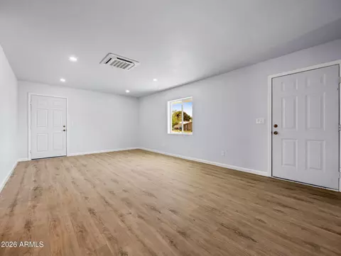 Living - 18278 S Frontier Rd, Peeples Valley, AZ 86332 photo 4 of 7