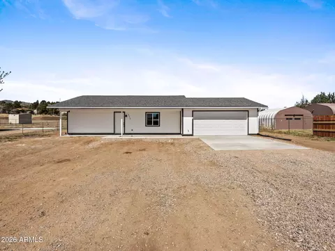 Exterior - 18278 S Frontier Rd, Peeples Valley, AZ 86332 photo 3 of 6