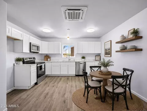 18278 S Frontier Rd, Peeples Valley, AZ 86332