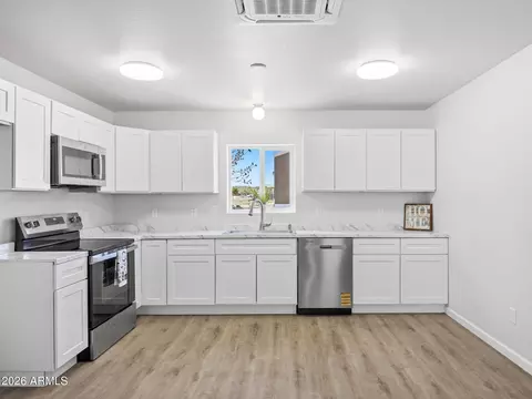Kitchen - 18278 S Frontier Rd, Peeples Valley, AZ 86332 photo 1 of 2