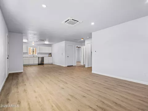 Living - 18278 S Frontier Rd, Peeples Valley, AZ 86332 photo 6 of 7