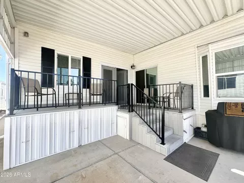 625 S Hawks Eye Dr, Apache Junction, AZ 85119 photo 4