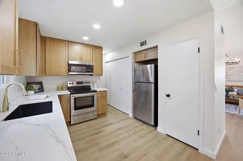 Kitchen - 619 E Jensen St #88, Mesa, AZ 85203 photo 3 of 4