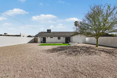 Exterior - 1320 E Winter Dr, Phoenix, AZ 85020 photo 5 of 8
